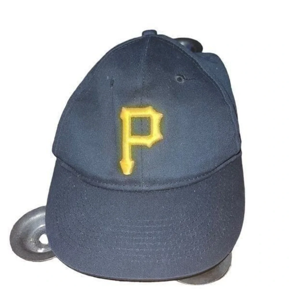 OC Sports youth‎ Pirates MLB hat one size adjustable